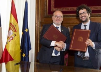AECID y su homóloga francesa firman un acuerdo para impulsar la cooperación financiera