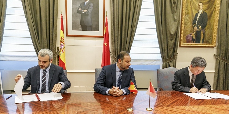 El gigante chino CTRIP y AENA impulsarán el tráfico aéreo entre España y China