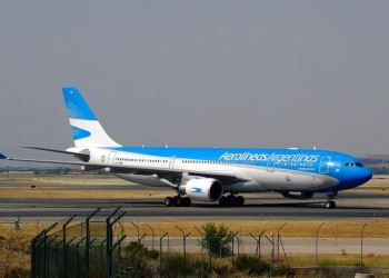 El Gobierno autoriza el acuerdo sobre transporte aéreo entre España y Argentina