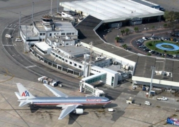 El Gobierno autoriza la firma del acuerdo aéreo entre España y Uruguay