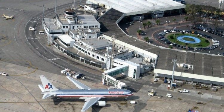 El Gobierno autoriza la firma del acuerdo aéreo entre España y Uruguay