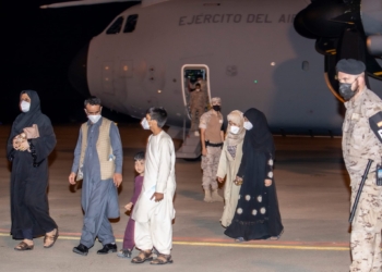 España evacúa de Afganistán a 53 españoles y colaboradores afganos