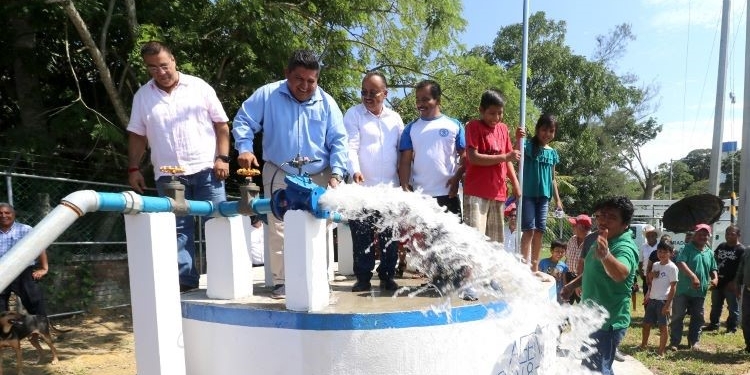 España aporta cuatro millones de euros para agua y saneamiento en Bolivia y México