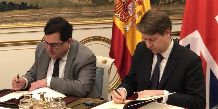 Madrid y Londres firman el primer acuerdo de reciprocidad electoral en el marco del Brexit