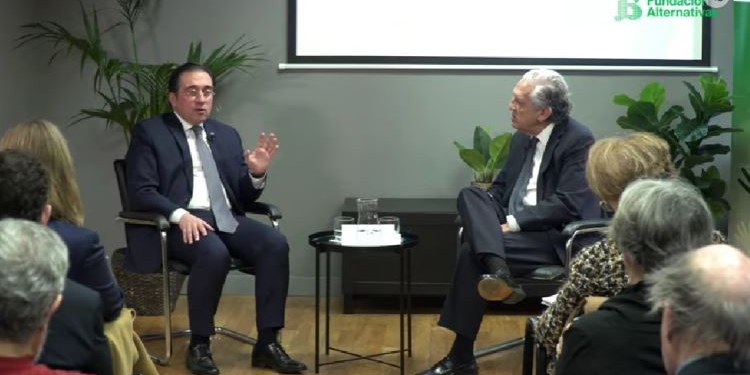 Albares atribuye los pactos sobre Reglas Fiscales y Migración y Asilo al “liderazgo de España”