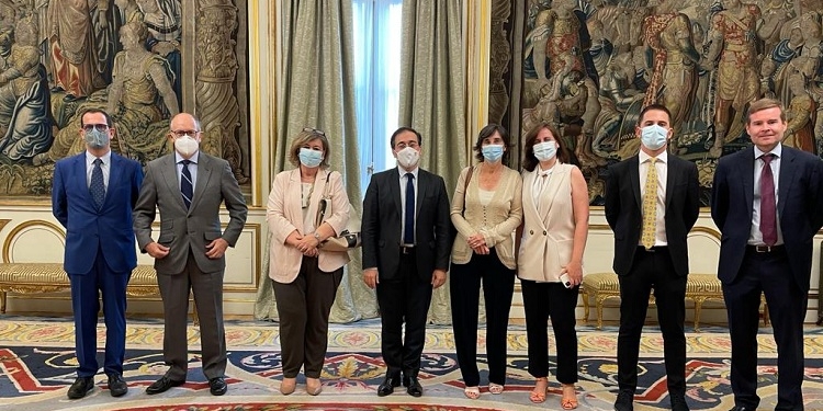 El ministro de Exteriores recibe a los representantes de las asociaciones de diplomáticos