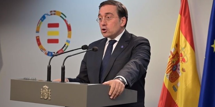 Albares respalda en Bruselas la imposición de sanciones europeas a Hamás y a “los colonos violentos”