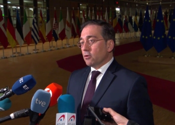 Albares recibirá el domingo en Madrid a un grupo opositor implicado en el diálogo con Maduro