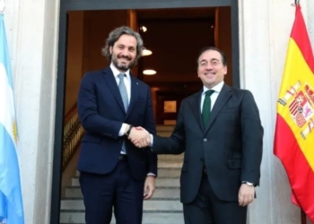 Albares viaja a Buenos Aires para explicar la Presidencia española a sus homólogos de UE-CELAC