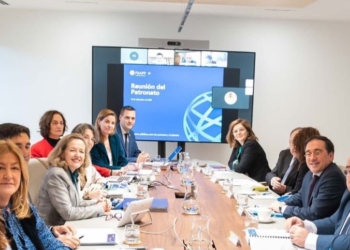 Albares y Calviño defienden la internacionalización de las administraciones españolas