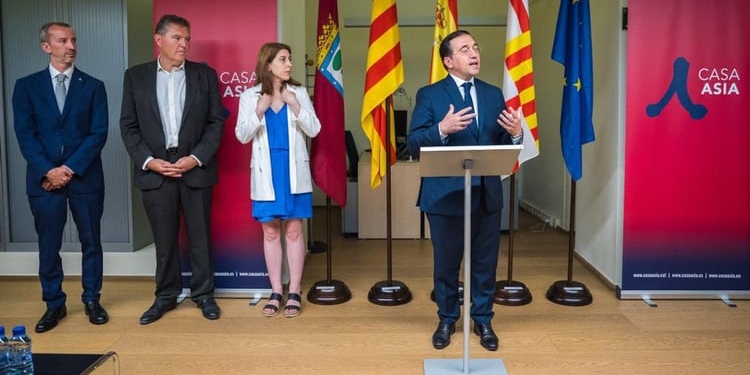 Albares elogia la labor de Casa Asia en la inauguración de su nueva sede provisional en Barcelona