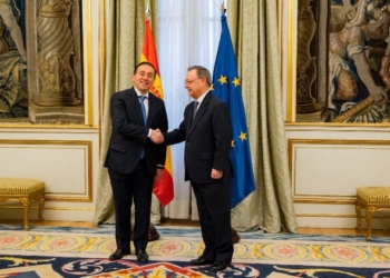 El ministro de Exteriores, con el presidente de Ceuta./ Foto: Twitter