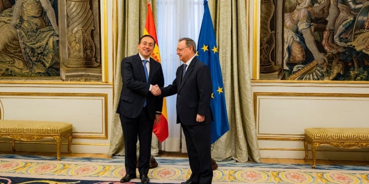 El ministro de Exteriores, con el presidente de Ceuta./ Foto: Twitter