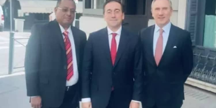 Albares recibió a diputados de la Asamblea chavista que España no reconoce