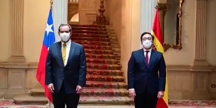 Albares y su homólogo chileno preparan el próximo viaje de Piñera a España