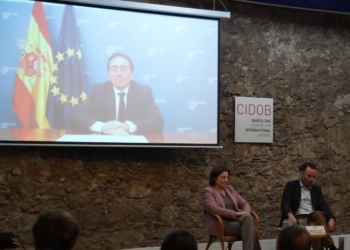 Albares admite que es difícil que la guerra concluya antes de la Presidencia española