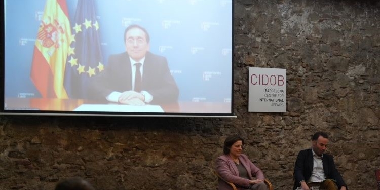 Albares admite que es difícil que la guerra concluya antes de la Presidencia española