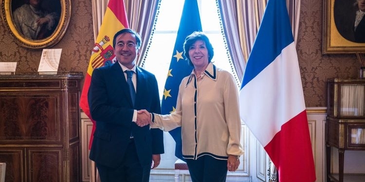 Albares aborda las interconexiones en la primera reunión con su nueva homóloga francesa
