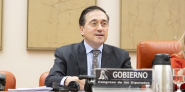 Albares anuncia 3,5 millones de euros para la UNRWA porque es “más necesaria que nunca”