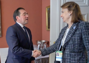 Albares plantea a la canciller argentina la necesidad de seguridad jurídica para la inversión