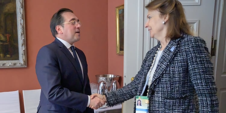 Albares plantea a la canciller argentina la necesidad de seguridad jurídica para la inversión