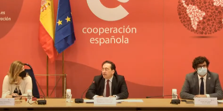 Albares: “La profesionalización de los cooperantes es una asignatura pendiente”