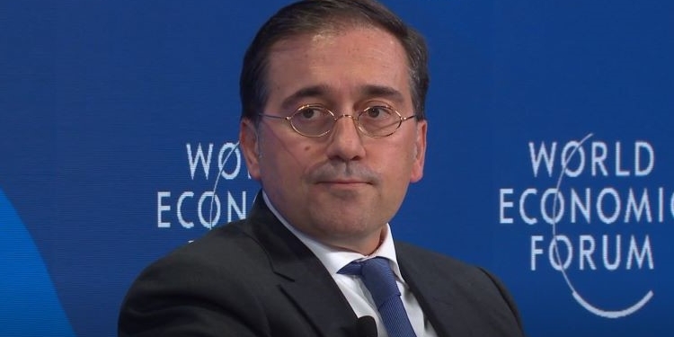 Albares advierte en Davos de que si Rusia gana en Ucrania, “el mundo será menos seguro”
