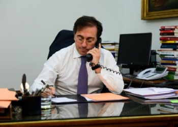 Albares acuerda con Di Maio aplazar la visita conjunta a Israel y Palestina programada con González Laya