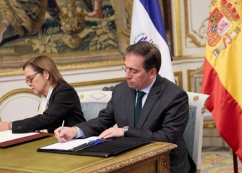 Albares y su homóloga salvadoreña acuerdan promover el español en las organizaciones internacionales