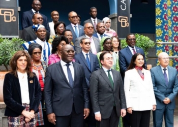 Karima Benyaich participa en la reunión de Albares con los embajadores africanos