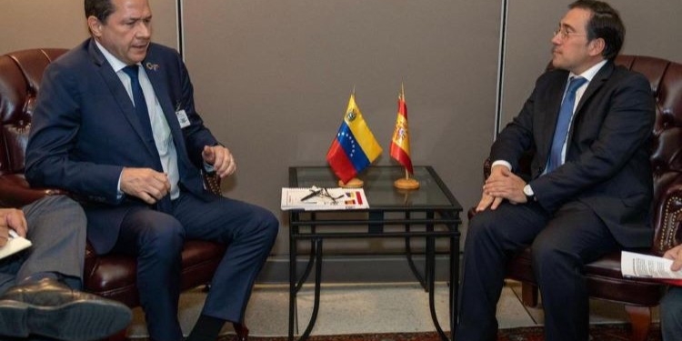 El canciller de Venezuela pide a Albares una relación basada en “la autodeterminación de los pueblos”