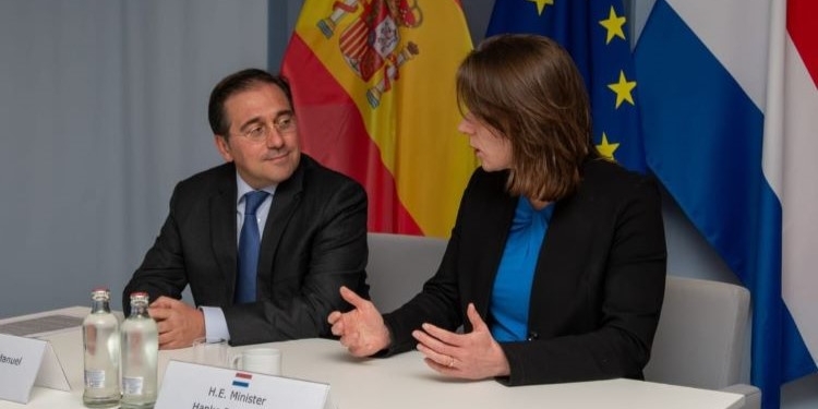 Albares condena ante sus colegas de la UE el ataque de Irán y pide “contención y desescalada”