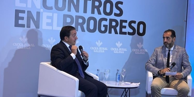 Albares: España ofrece su “enorme capacidad de regasificación” a la UE “a través de MidCat”