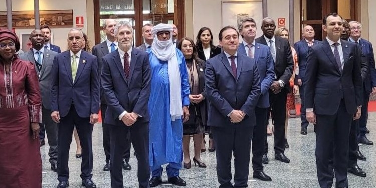 Albares pide “responsabilidad de todos” para “una migración ordenada, previsible y segura”