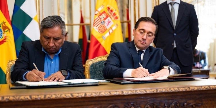 Albares recibe a su homólogo de Bolivia, con quien aborda las relaciones UE-América Latina