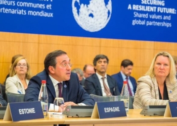 Albares: España ayudará a Ucrania a afrontar el “desastre humanitario” de la presa de Kajovka