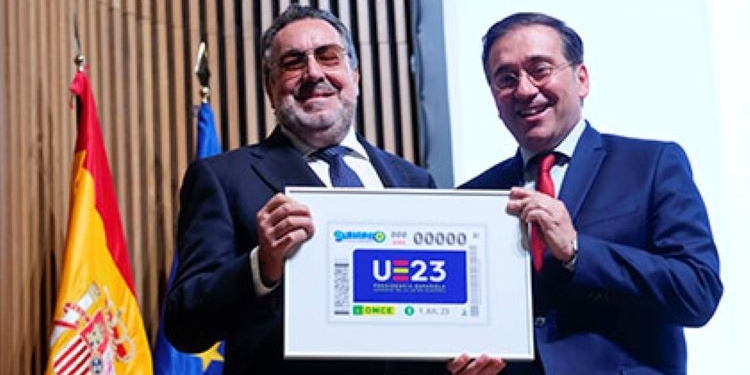 Exteriores y la ONCE presentan el cupón extraordinario dedicado a la Presidencia española