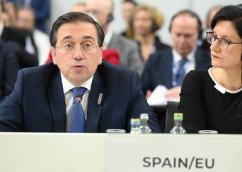 Albares denuncia, en presencia de Lavrov, la “agresión ilegal e injusta de Rusia a Ucrania”