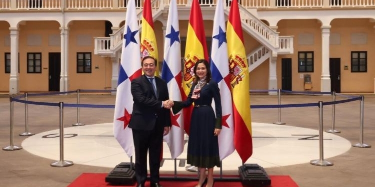 España y Panamá se comprometen a promover el español en los organismos internacionales