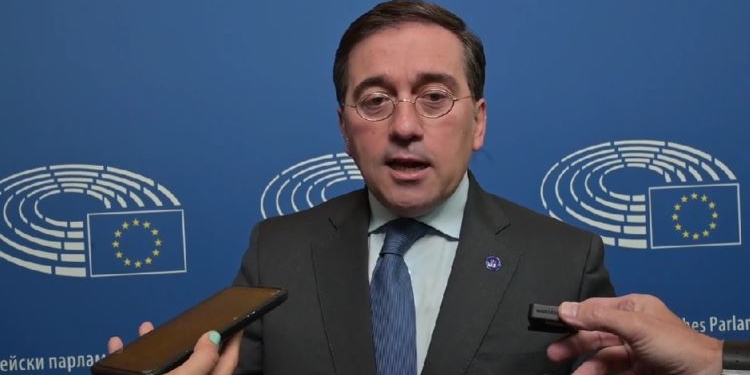 Albares advierte a la UE de que la solución de dos Estados es “más urgente que nunca”