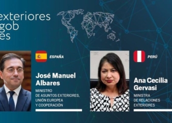 Albares traslada a su nueva homóloga peruana el “apoyo de España a la democracia y la Constitución”