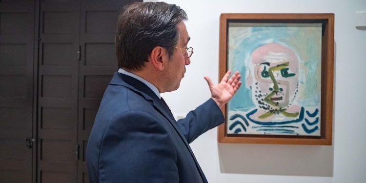 Albares aprovecha su respaldo a la Expo27 para apoyar la candidatura del PSOE en Málaga