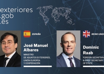 Albares se entrevista con Raab mientras Londres retira a Baleares de la lista de destinos seguros