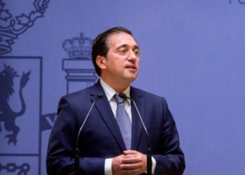 Albares adjudica 111 nuevos puestos de diplomáticos en el exterior