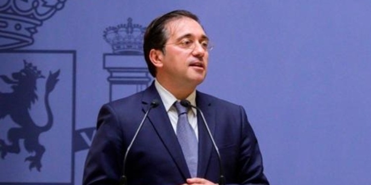 Albares adjudica 111 nuevos puestos de diplomáticos en el exterior