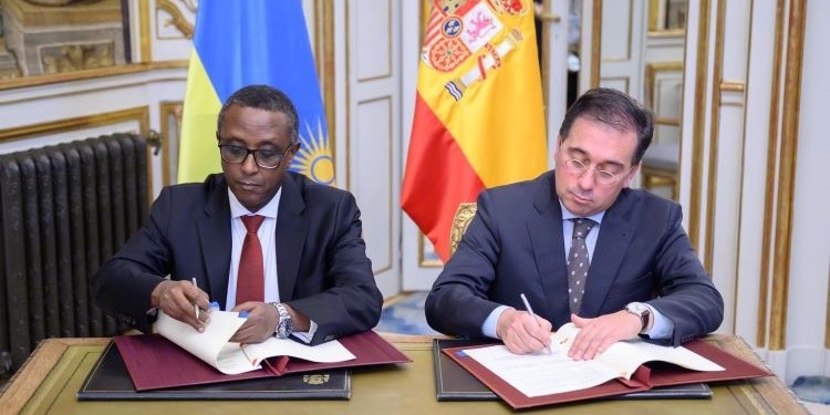 España y Ruanda firman dos acuerdos sobre educación superior y formación diplomática