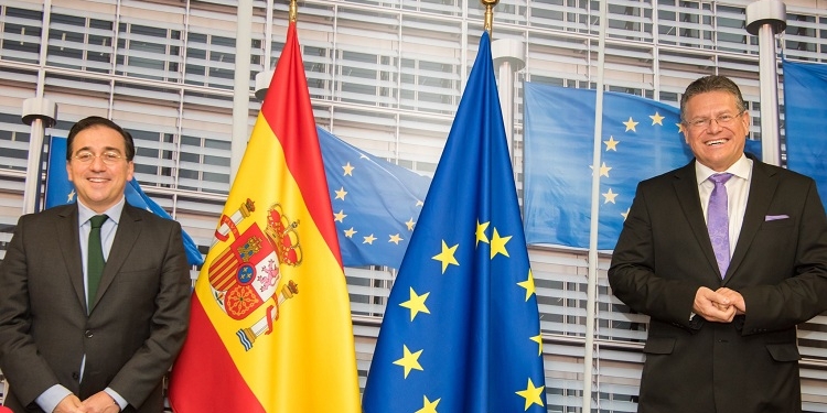 Albares se reúne con el negociador europeo del Brexit para “coordinar posiciones” sobre Gibraltar