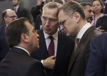 Albares aplaude el fondo de 100.000 millones de euros para Ucrania propuesto por Stoltenberg