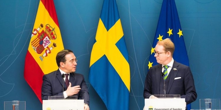 Albares espera que Hungría y Turquía permitan entrar a Suecia en la OTAN antes de Vilnius