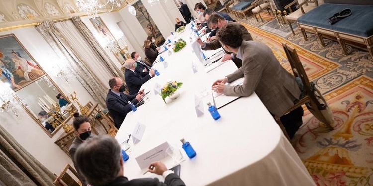 Albares aborda con los ‘Think Tanks’ las perspectivas internacionales de España en 2022